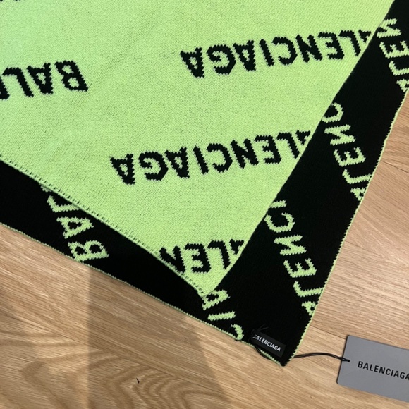 NWT Authentic Balenciaga - Neon Logo-Jacquard Wool-Blend Scarf - Green - Picture 3 of 5